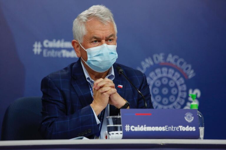Minsal afirma que la cifra de fallecidos diarios por COVID-19 se basará en el reporte del DEIS