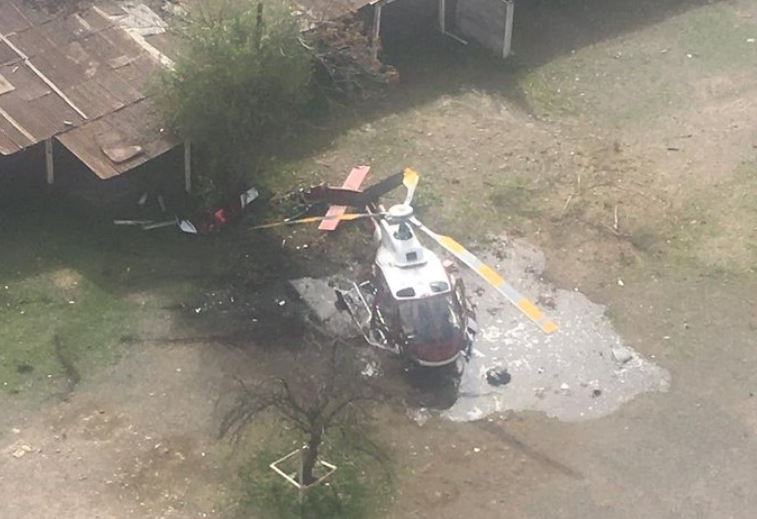 Helicóptero cae al interior de estacionamiento del Hospital Roberto del Río
