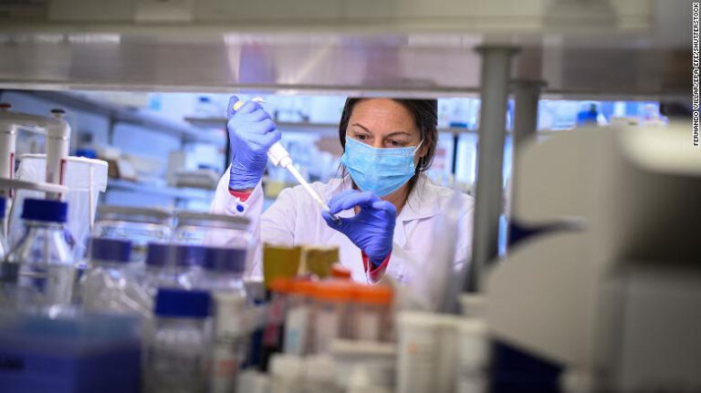 Estudio explica las probabilidades de contagiarse de COVID-19 al interior del hogar