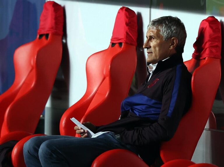 Quique Setién deja de ser el técnico de Barcelona