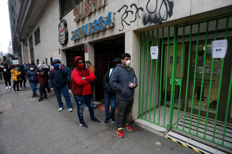 Cadem: 52% quiere que la reforma previsional se apruebe después del plebiscito