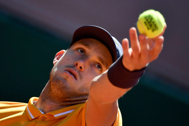Nico Jarry sufre drástica caída y aparece en el puesto 976 del ranking ATP