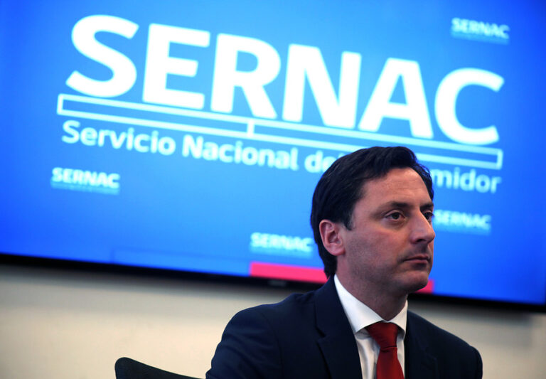 Sernac emite alerta de seguridad por falla en lote de toallas húmedas Huggies