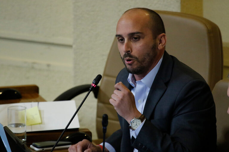 Diputado Longton: RN acordó acusar constitucionalmente a jueza que dejó en libertad a Hugo Bustamante