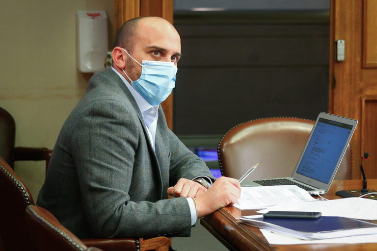 Longton explica acusación constitucional a Silvana Donoso: 