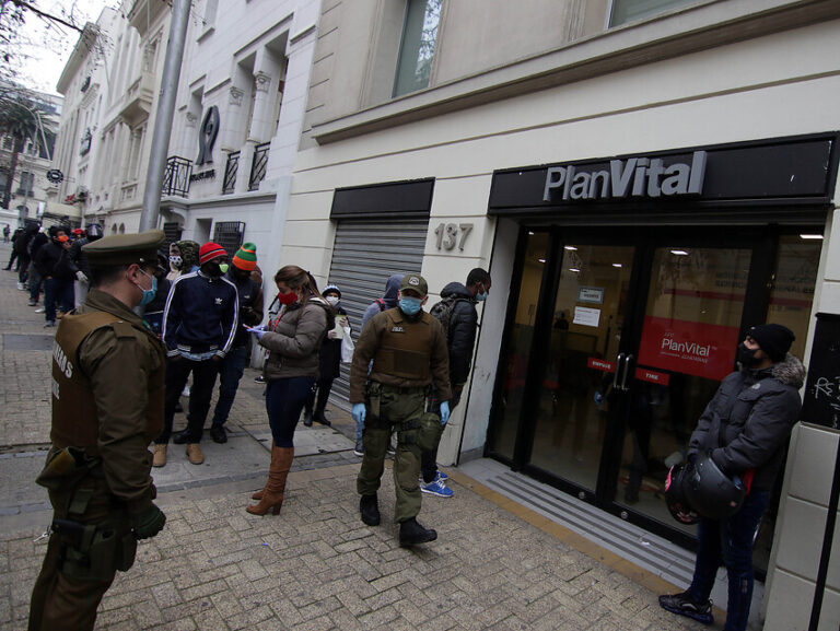 Comenzó la etapa presencial para el retiro de fondos de las AFP