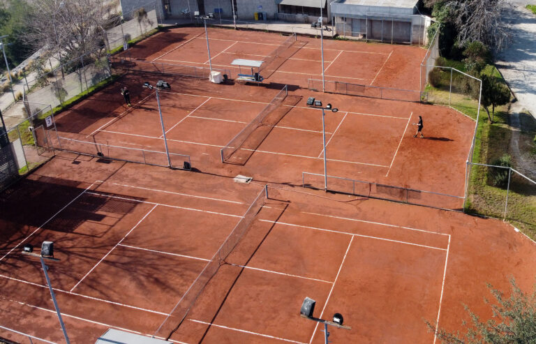 Minsal autoriza apertura de recintos deportivos en comunas en Transición