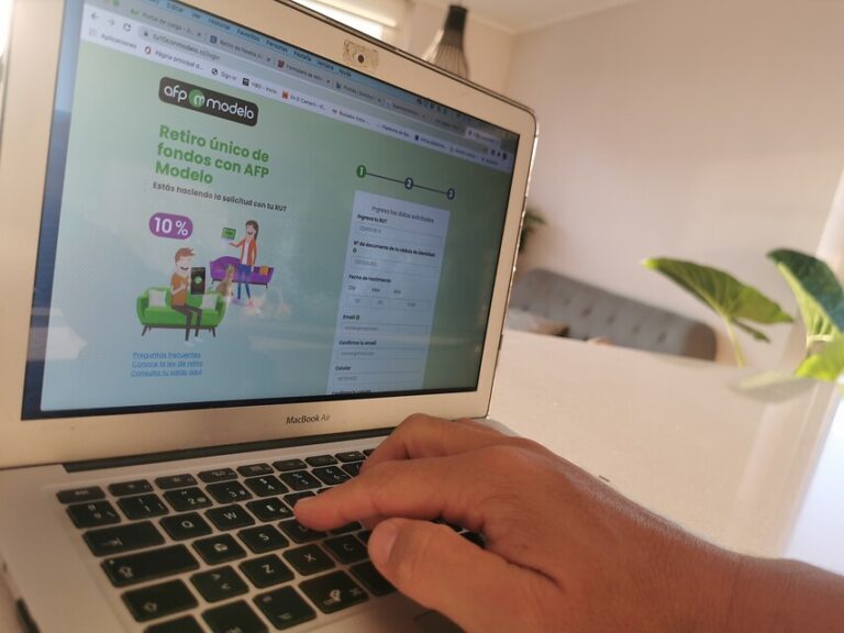 AFP Modelo y reclamo de clientes que aún no reciben pago del 10%: 