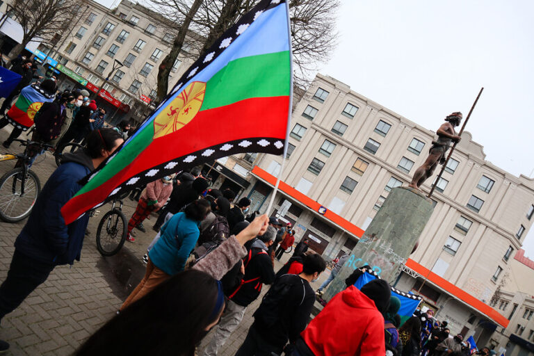 Detienen a hija de Michelle Bachelet tras participar de manifestación en Santiago