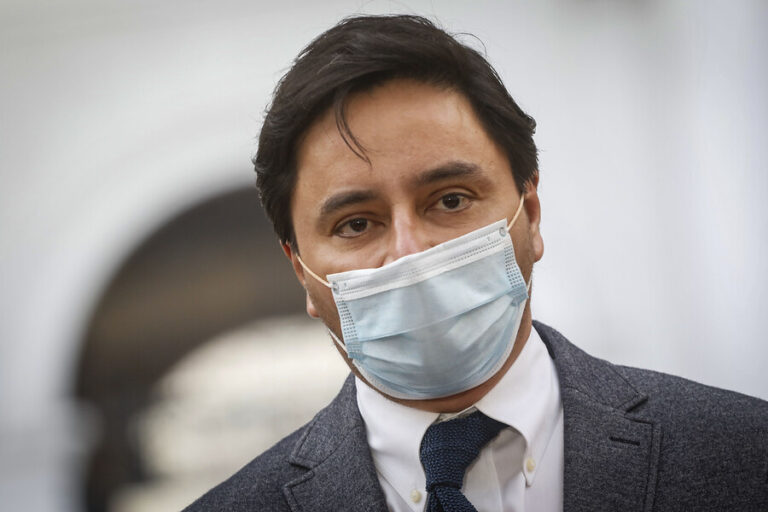 PDI detuvo a hombre acusado de amenazar de muerte al alcalde Rodolfo Carter