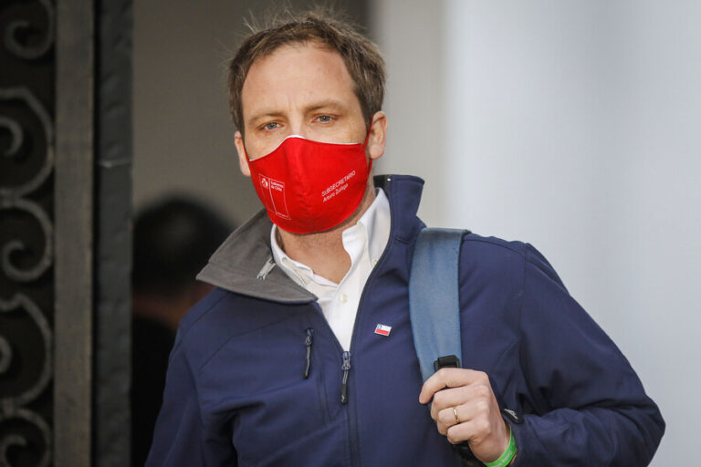 Zúñiga y regreso a clases pese a no tener una vacuna: “Teniendo todas las medidas de mitigación, sí es posible”