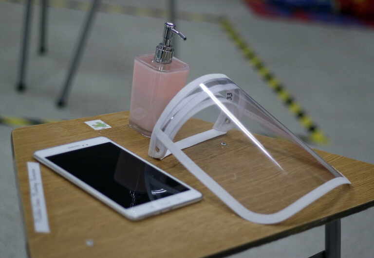 Universidades lanzan plataforma con indicadores clave para el monitoreo de la pandemia en Chile