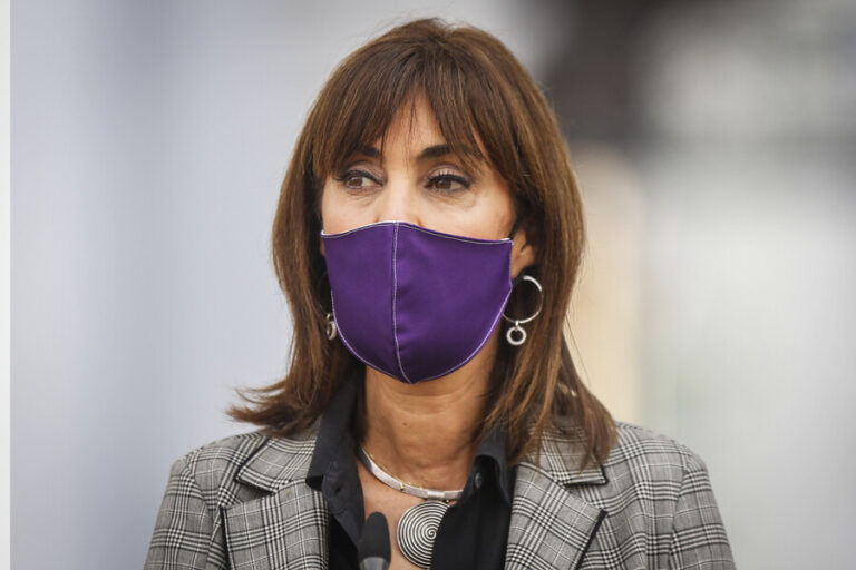Ministra Zalaquett anuncia querella contra acusados de violar a funcionaria en residencia sanitaria