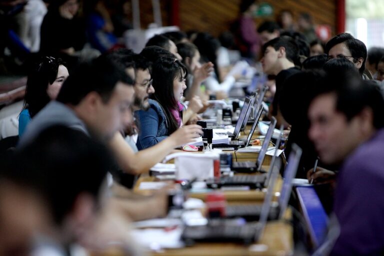 “Chao Dicom”: Este miércoles entró en vigencia la ley que prohibe informar las deudas por estudios en Boletín Comercial