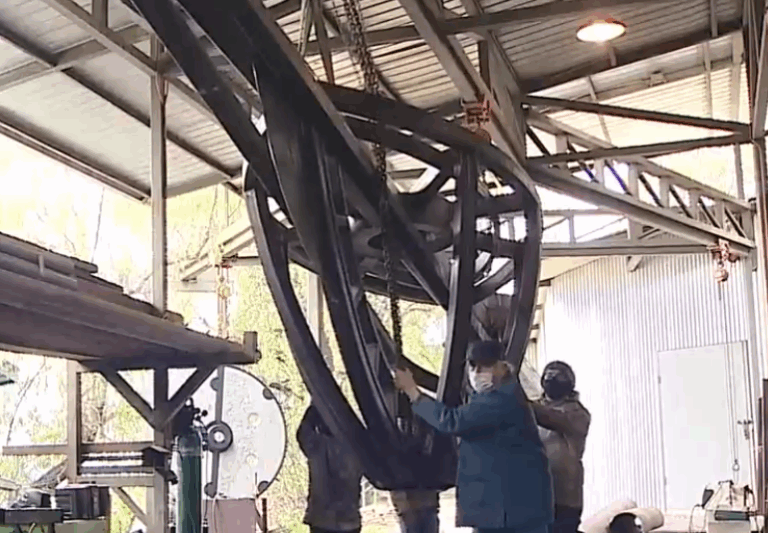 Escultor chileno construye monumento para conmemorar 500 años del Estrecho de Magallanes: 