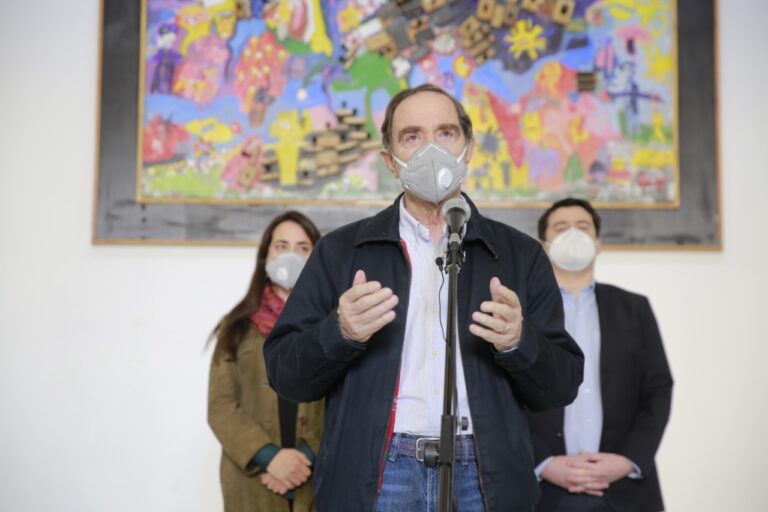 Ministro Larraín por Celestino Córdova: 