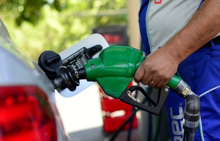 ENAP informa disminución en valores de todos los combustibles a partir de este jueves