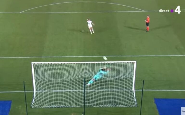 Tiane Endler atajó un penal y se perdió otro en la caída del PSG en la final de la Copa de Francia