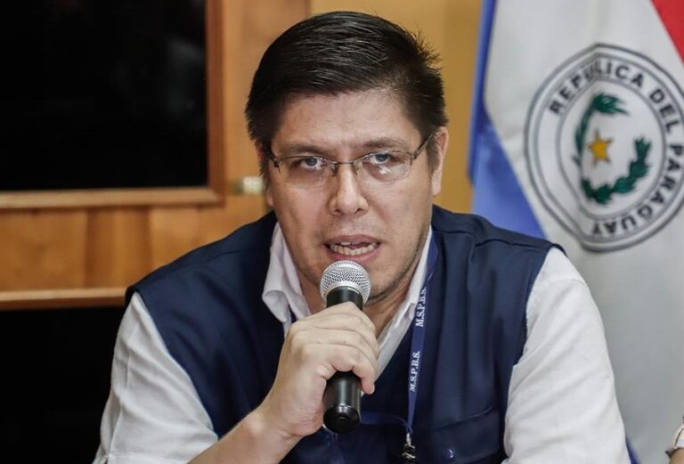 Viceministro de Salud de Paraguay renunció tras ser descubierto en fiesta con modelos
