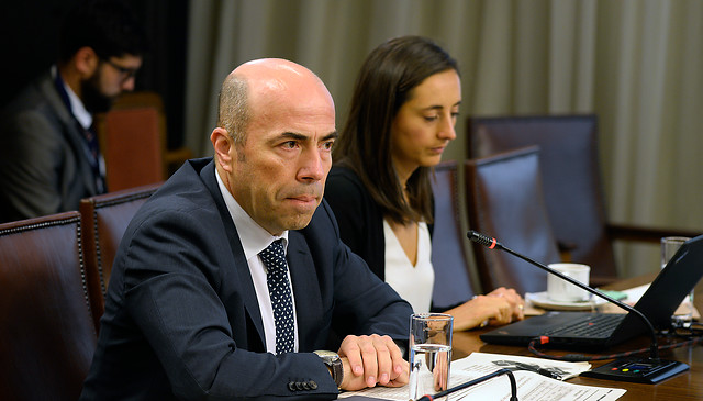 Diputados UDI y RN denuncian a Contraloría ante organismo internacional tras presentar cargos contra Carabineros