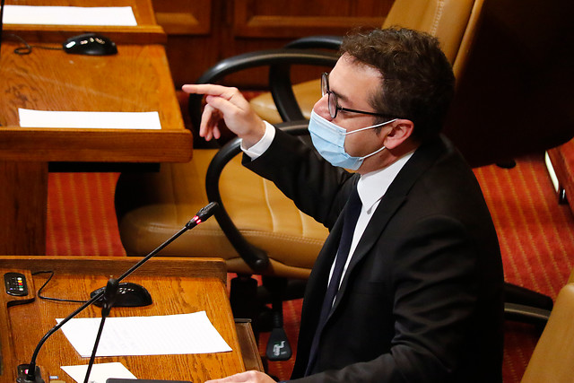 Silber asegura que vive en región del Biobío y descarta viaje a segunda vivienda tras sumario sanitario