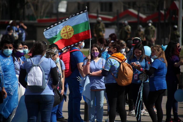 Marcha de TENS en Plaza Italia terminó con ocho detenidos: Exigen ser incluidos en el Código Sanitario