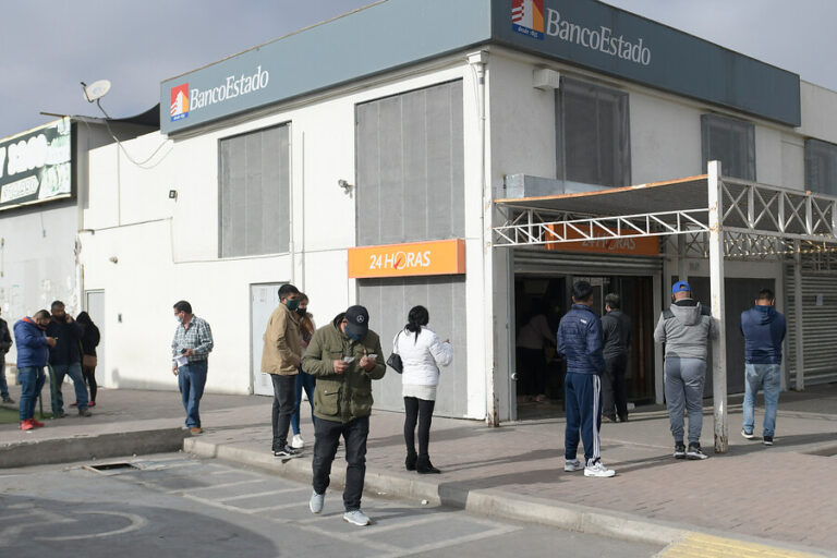 BancoEstado llama a no ingresar a mail fraudulento sobre el depósito del 10% de las AFP