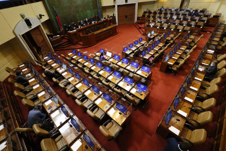 Reajuste del salario mínimo: Votación se pospone en la Cámara para abrir nuevo diálogo con La Moneda
