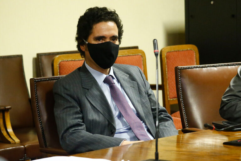 Comisión de Trabajo de la Cámara rechazó indicación del gobierno por reajuste al salario mínimo