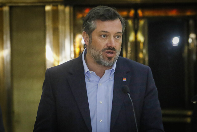 Sichel ratifica que informe acusó error humano en ciberataque contra BancoEstado