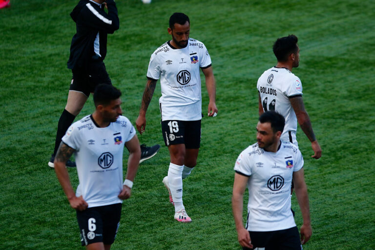 Suspenden partido entre Colo Colo y Antofagasta por caso de COVID-19