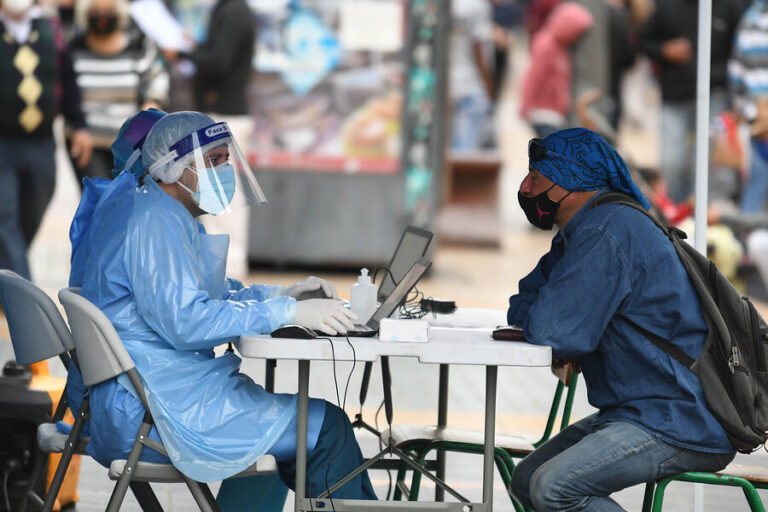 El planeta registra más de un millón de muertos por COVID-19