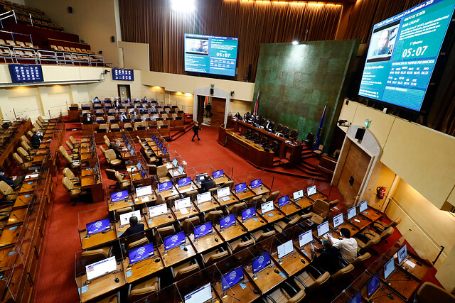Proyecto que suspende cobro de créditos avanza al Senado tras aprobación en la Cámara