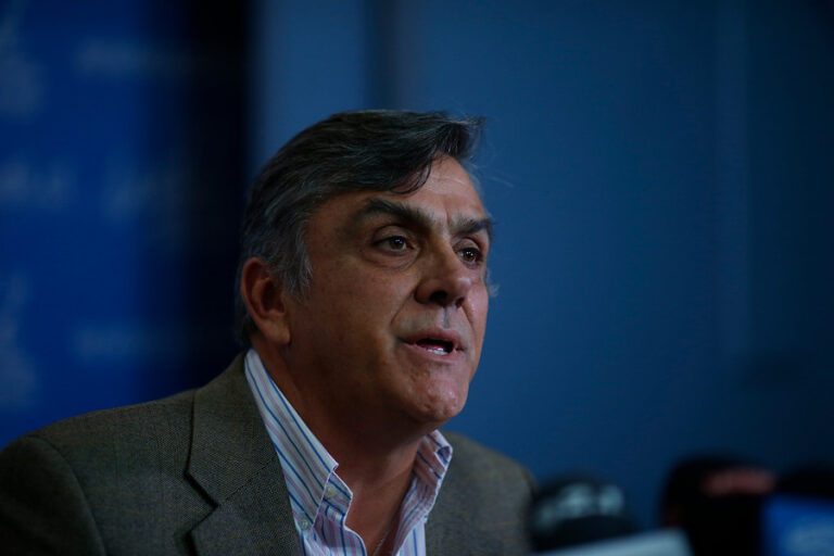 CDE rechaza dichos de Longueira contra abogada Horvitz: 