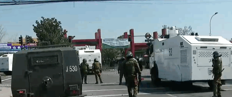 Marcha por víctimas de la dictadura terminó en incidentes en el Cementerio General