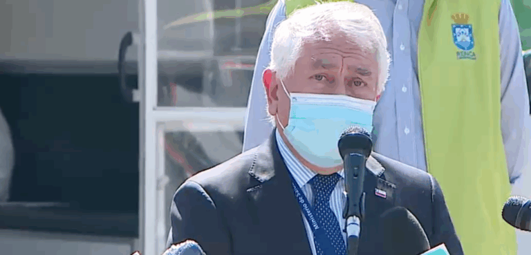 Paris por acusación contra Mañalich: 