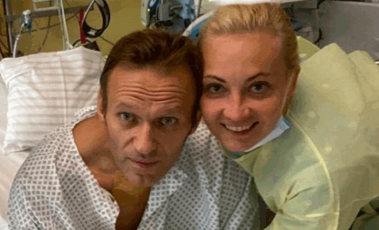 Alexei Navalny confirmó recuperación y publicó foto en redes sociales