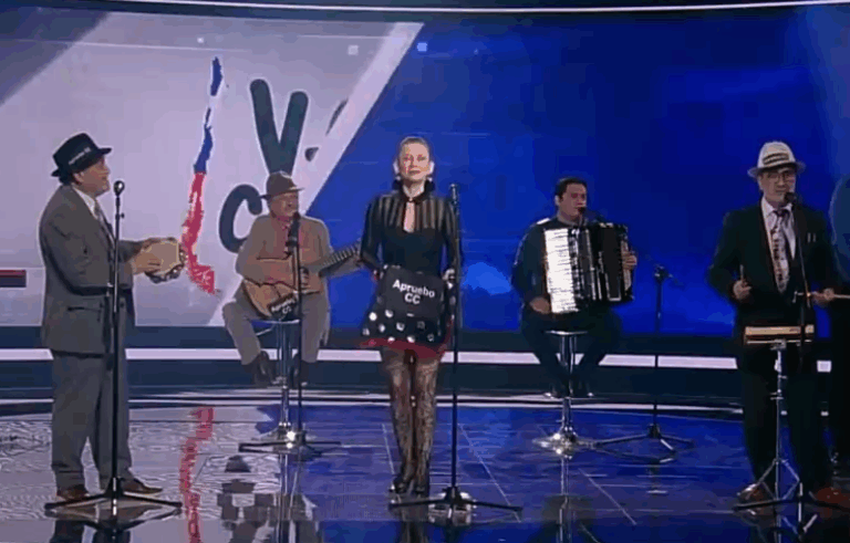 Sigrid Alegría hizo campaña por el Apruebo en plena transmisión de “Vamos Chilenos”