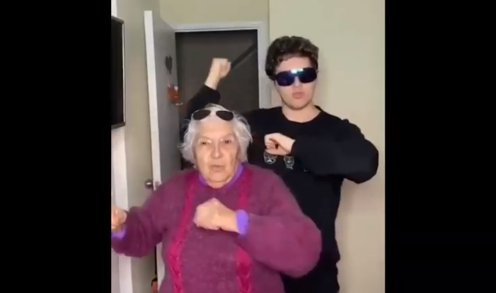Ignacio Orellana y su abuela Julia, la divertida dupla que causa furor en TikTok