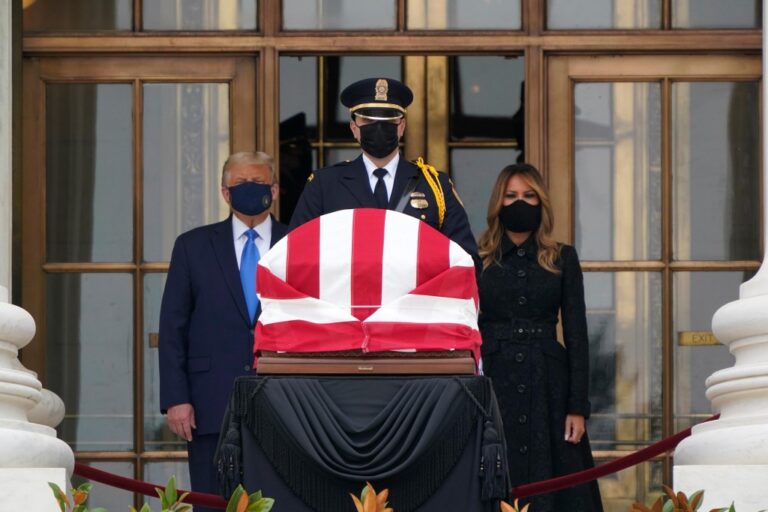 Donald Trump fue abucheado en homenaje a jueza Ruth Bader Ginsburg