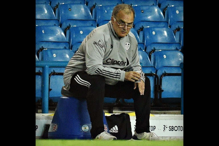 Bielsa y el Leeds fueron eliminados ante un equipo de tercera división