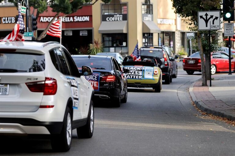 Protestas en Estados Unidos: Mujer atropelló a dos personas durante manifestación