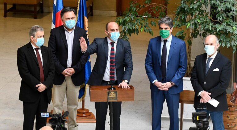 Comisión revisora rechazó acusación constitucional contra la jueza Silvana Donoso