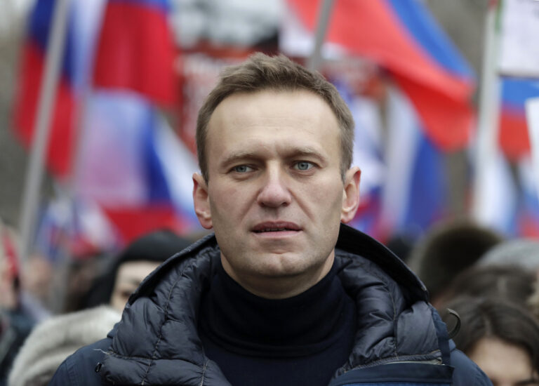 Dan de alta a Alexey Navalny tras envenenamiento