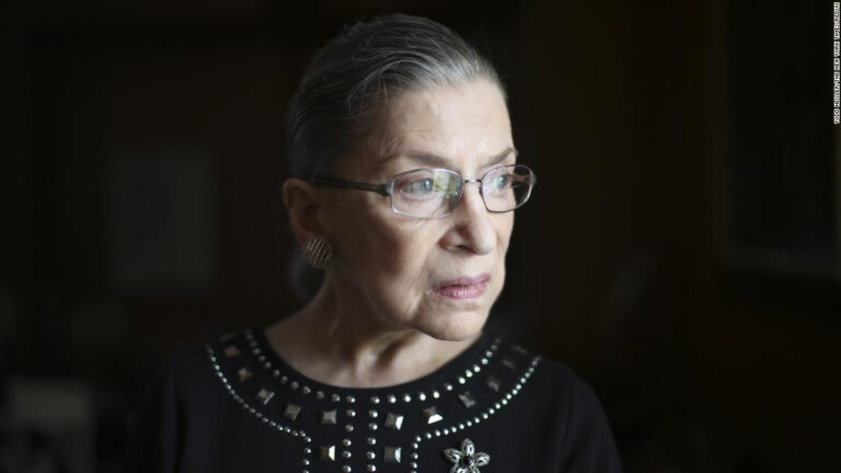 Quién fue Ruth Bader Ginsburg, la jueza del Tribunal Supremo que murió a los 87 años