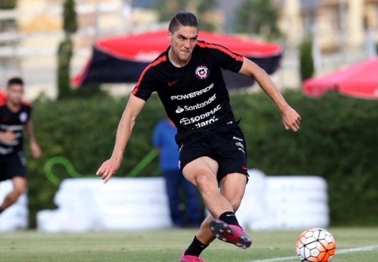 Francisco Sierralta ficha por el Watford de Inglaterra