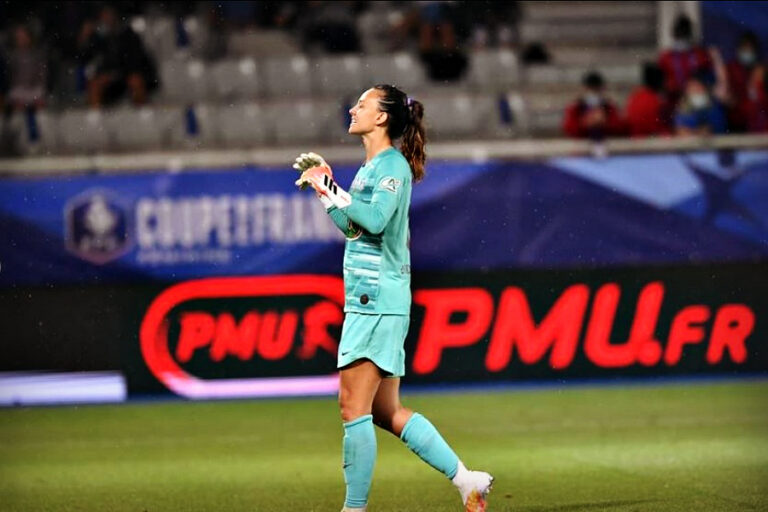 Christiane Endler es nominada a Mejor Arquera de la Champions League 2019-20