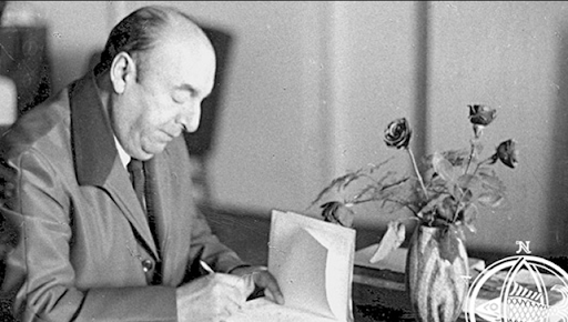 Hallan manuscrito original de Pablo Neruda a 47 años de su muerte