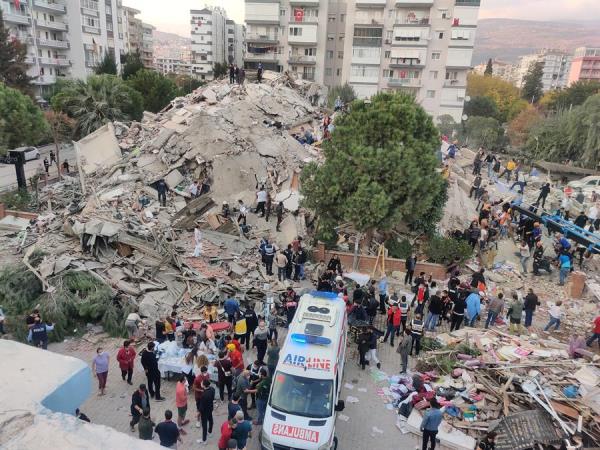 Embajador en Turquía confirma que familias chilenas están bien tras el terremoto