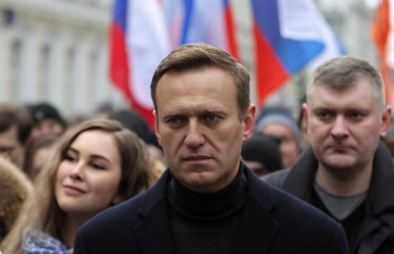 UE sanciona a seis personas y una entidad por el intento de asesinato de Alexei Navalny